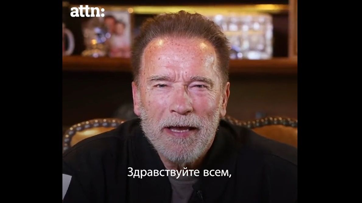 Nevěřte propagandě, Rusko je agresor, vzkazuje vojákům Schwarzenegger